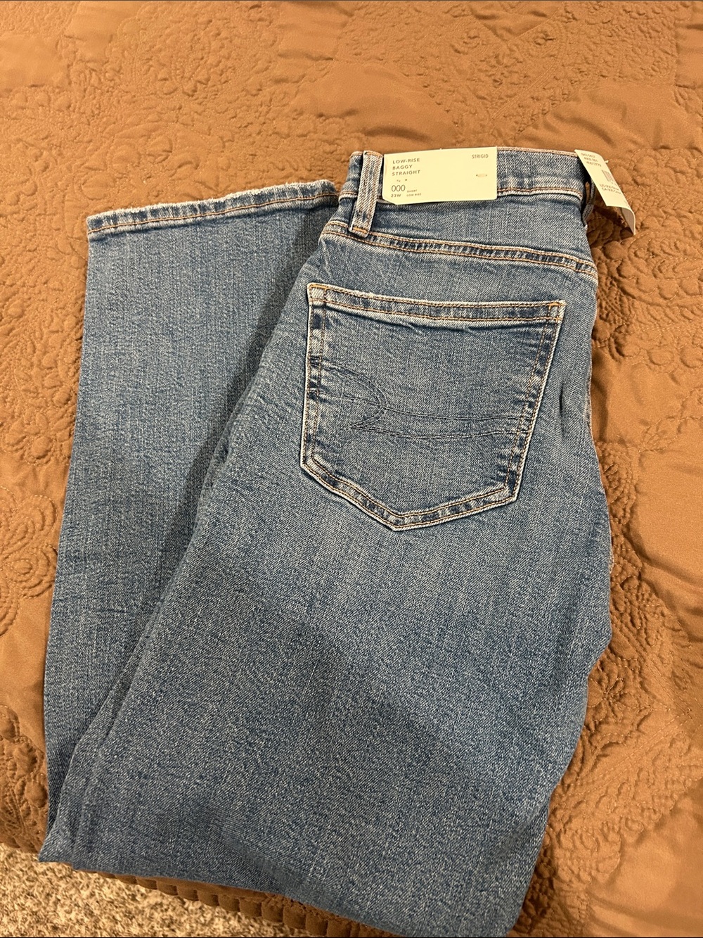 AE NWT LowRise Baggy Straight Jeans